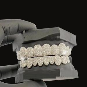 Grillz de diamante cultivado en laboratorio personalizado de fabricación india para dientes superiores inferiores disponibles Moissanite creado en laboratorio de oro amarillo de oro rosa - Product Image 3