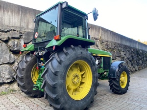 Tractor John Deeree 3350 usado con cabina Buen estado de calidad - Product Image 6