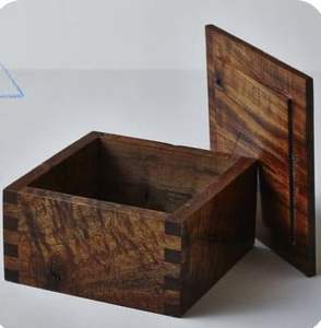 Caja rectangular de madera de sándalo personalizada, embalaje de regalo pulido para regalos de boda - Product Image 3