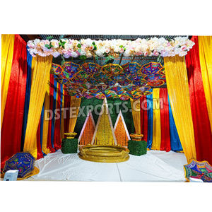 Tendance Vattna cérémonie décoration avec Urli & parapluies Punjabi mariage Vatna décor mariage Haldi cérémonie scène décor - Product Image 1