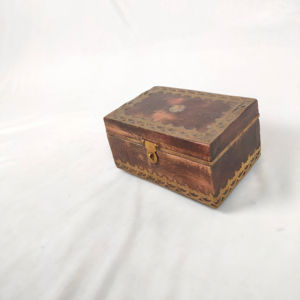 Caja de Madera para Cartas del Tarot con Detalles en Latón, Decoración Artesanal en Latón, Cajas Pequeñas para Joyas y Baratijas de la India en Venta - Product Image 1