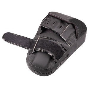 Pads de frappe en cuir de qualité supérieure pour l'entraînement de boxe – Équipement de boxe haut de gamme - Product Image 5