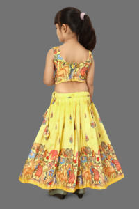 Conjunto de Lehenga Choli Amarillo con Estampado Digital para Niñas, Marca Shoryam, Corte Regular, Completamente Cosido, Ropa Étnica, Largo hasta el Suelo, para Fiestas y Bodas - Product Image 3