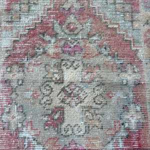 Tapis vintage 1,8x2,8 pieds, petit tapis turc, tapis oriental rouge brun - Product Image 5