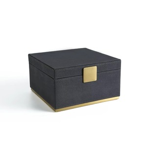 กล่องเครื่องประดับโลหะทรงสี่เหลี่ยมแบบมีตัวอักษรสีเทาไม่เหมือนใครที่เก็บของที่ทำด้วยมือสุดหรูหราเหมาะสำหรับใส่แหวนต่างหูสร้อยข้อมือสร้อยคอ - Product Image 3