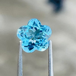 100% naturel suisse bleu topaze fleur coupe spéciale coupe personnalisée avec une couleur incroyable et de haute qualité au meilleur prix vente en vrac OEM - Product Image 1