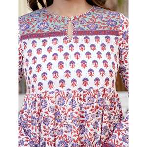 Vestido Anarkali de Algodón con Estampado Floral Blanco y Azul, Hecho a Mano, Cintura Imperio, Silueta en A - Product Image 2