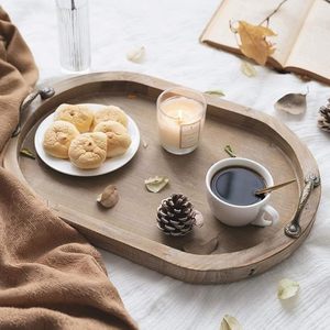 Plateau en bois multifonctionnel avec poignée, idéal pour présenter, servir et organiser des articles dans les maisons, les restaurants et les cafés - Product Image 4