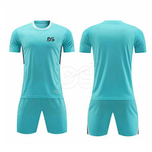 ชุดฟุตบอลคุณภาพสูง ทนทาน ผลิตจากโพลีเอสเตอร์ 100% แห้งเร็ว น้ำหนักเบา ระบายอากาศได้ดี รับสกรีนโลโก้ บริการ OEM - Product Image 1