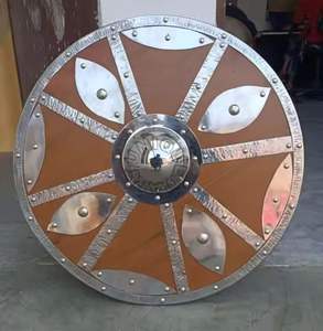 Adorable bouclier Viking bouclier rond en bois Halloween pour la décoration intérieure avec des éclairs accrocheurs - Product Image 4