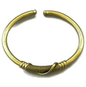 Brazalete de Concha de Cauri Chapado en Oro para Mujer, Ajustable, Estilo Boho Playero, Joyería Hecha a Mano, Venta al por Mayor - Product Image 3