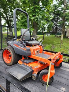 Grass cutter <b>Tractor</b> 21HP Kubota GR2120 4WD Diesel Mower <b>Ride</b> On Lawn <b>Tractor</b> for Landscapers & Farmers - Product Image 3