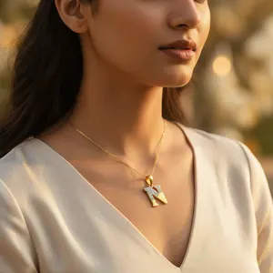 Colgante con Inicial de Diamantes Chapado en Oro para Mujer, Elegante Joyería con Inicial, Regalo, Colgantes y Dijes de Diamantes - Product Image 1