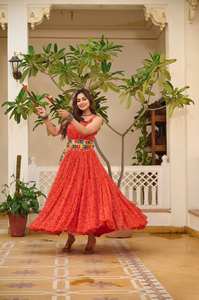 Vestido DE TRABAJO Gamathi para mujer para el Festival Navratri, vestido Garba tradicional bordado pesado de 12 metros con ropa de fiesta Choli - Product Image 6