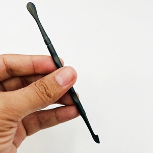 Pousse-cuticules et cuillère nettoyante pour ongles en acier inoxydable noir mat de qualité supérieure, outil de manucure et pédicure pour l'élimination des peaux mortes - Product Image 5