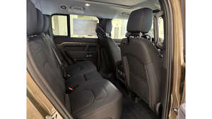 Certifié Propre, Occasion en Bon État, 2024 P400 SE 2023, Faible Kilométrage, Sièges en Excellent État, Sans Accident et Prêt à être Expédié - Product Image 5