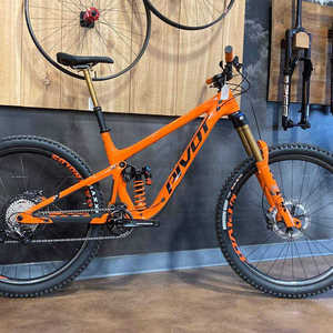 ¡OFERTA ESPECIAL! Nueva llegada original con descuento para 2022 Pivot Firebird 29 - Product Image 1