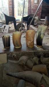 Vasos de Vidrio de Cuerno Natural Pulido Hechos a Mano de Estilo Vintage Más Vendidos, para Cerveza y Whisky, Fiestas Temáticas, Disponibles en Cantidad al por Mayor - Product Image 4