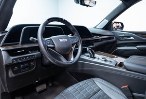 Mejor precio, mejor valor: Escalade 2024 Negro Azabache, Premium Luxury Platinum, 4X4, camioneta con motor V8 de 6.2L - Product Image 3