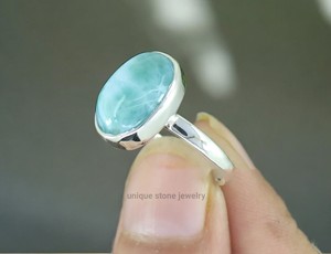 Bague fine en argent sterling 925 faite à la main pour femme pierre précieuse Larimar naturelle avec sertissage de diamants taille poire - Product Image 2