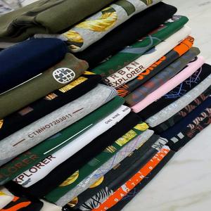 Camisetas de Algodón con Diseños Surtidos al por Mayor para Mujer y Hombre Ropa en Stock Saldos Excedentes de Producción y Envíos Cancelados - Product Image 2