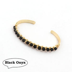 Pulsera de cuentas de piedras preciosas de ónix negro ajustable hecha a mano pulseras de brazalete de cuentas finas patadas de oro - Product Image 1