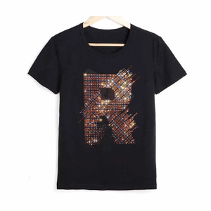 เสื้อยืดแขนสั้นสีดำสำหรับผู้ชาย ยี่ห้อ INDEX SPORTSWEAR คอกลม ลายแมวประดับเพชร ทรงลำลอง ผ้าเจอร์ซีย์ถัก - Product Image 2