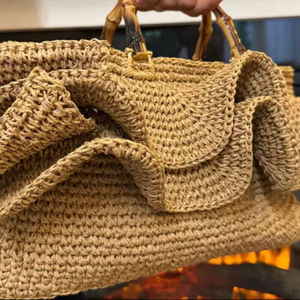 Bolso de Rafia Tejido a Mano: Bolso Boho Beige con Asas de Bambú - Product Image 1