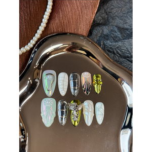 Cyber Muse Press-On Nail : élégant et tendance - Product Image 1