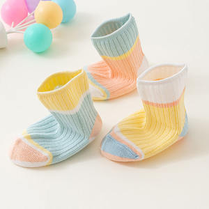 Chaussettes courtes décontractées en coton à blocs de couleur personnalisés pour enfants, douces, respirantes, tricotées, de haute qualité, pour le printemps - Product Image 3