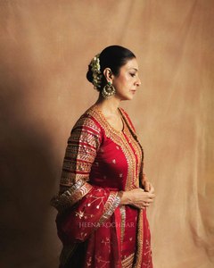 Heavy Designer Party Wedding Wear Crape Silk Sequence & Zari Bordado Top & Lehenga con Georgette Sequence Lace Work Dupatta - Product Image 1