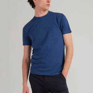 Camiseta de Cuello Redondo Transpirable de Verano en Azul Rey, Mezcla de Tres Materiales, Diseña Tu Propio Logotipo, Camiseta Personalizada con Impresión para Hombre - Product Image 3