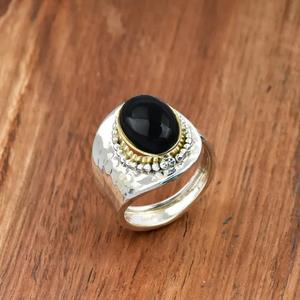 Bague en argent sterling 925 pour femmes martelée à la main en pierre précieuse d'onyx noir réglable religieux chrétien Type bague de mode - Product Image 1