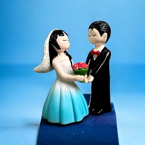Vente en gros de statues décoratives de couples de mariage mignons et intimes pour la décoration intérieure de style asiatique - Product Image 1