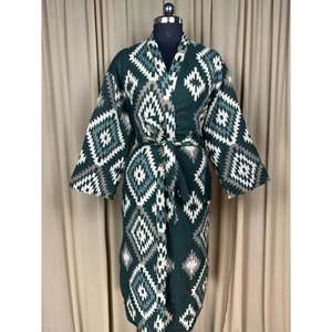 เสื้อคลุมคาร์ดิแกนลายเพชรสีเขียวสำหรับผู้หญิง ผสมขนจามรี ให้ความอบอุ่นในฤดูหนาว สไตล์โรแมนติก  พร้อมกระเป๋า  ฟรีไซส์  ชุดลำลองใส่สบายๆในบ้าน - Product Image 1