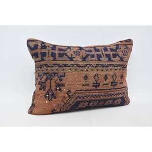 Tapis en laine Kilim marron de style bohème de 20x28 pouces tissé avec un motif vintage comprenant un oreiller Kilim en laine de style bohème - Product Image 3