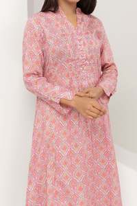 Robe de style musulman Kurtis en coton pour femmes de poids moyen avec broderie dernières collections pakistanaises OEM pour les saisons d'été - Product Image 3