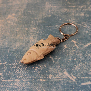 Tradebyd Porte-clés en bois avec logo personnalisé Cadeau fait main pour les clients et le personnel - Product Image 6