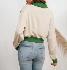 Sudaderas con capucha recortadas de mujer con cremallera de cuello alto y bloque de color en blanco personalizado - Product Image 4