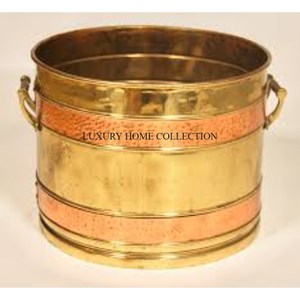 Seau à charbon ergonomique en métal antirouille avec une poignée résistante à la chaleur et un corps profond pour un stockage de grande capacité - Product Image 1