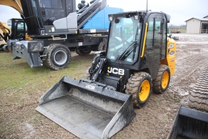 Minicargadora JCB 215 al por mayor | Minicargadora resistente con motor potente | Proveedor de maquinaria de construcción de la mejor calidad - Product Image 6