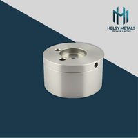 Boîtier en aluminium usiné avec précision par VMC, corps cylindrique, cavité interne, fenêtre latérale, alésage fileté, trous de montage, OEM industriel