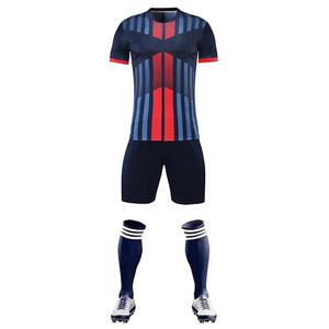 Vente en gros de maillots de football unisexes avec logo personnalisé, ensemble d'uniformes, nom de l'équipe de football personnalisé respirant, y compris les shorts - Product Image 2