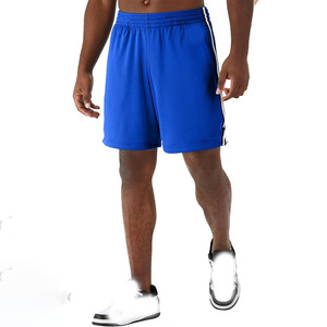Pantalones cortos de gimnasio para hombre para el verano Diseño Delgado transpirable con rayas laterales Ligero para deportes y uso en la playa - Product Image 1