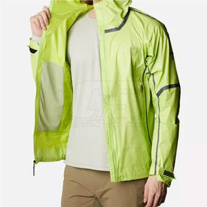 Chaqueta de lluvia ligera con capucha para hombre con cremallera completa temporada de invierno poliéster hecho logotipo frontal para protección contra la lluvia - Product Image 4