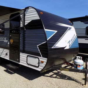 En stock RV 2025 Zingerrs Liites Travells Trailerrs 18QB Disponible para la venta - Product Image 3