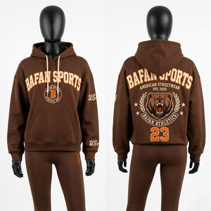 ชุดเสื้อยืดและเลกกิ้งผ้าฝ้ายผสมโพลีเอสเตอร์พรีเมียม 240 GSM สีน้ำตาล เนื้อผ้านุ่ม พิมพ์โลโก้แบบพัฟฟ์ตามสั่ง ชุดสำหรับผู้หญิง - Product Image 4