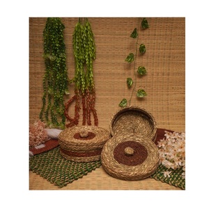 Cesta de hierba Sabai natural con tejido rústico tejido a mano perfecto para almacenamiento decorativo y espacios de vida sostenibles ecológicos - Product Image 5