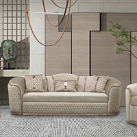 Ensemble de canapés Chesterfield moderne de luxe à trois places, rembourré en tissu velours, pieds en acier inoxydable doré, structure en bois pour hôtels et salons