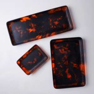 Elegante bandeja de servicio de resina para exhibir artículos decorativos que mejoran la belleza de las mesas de centro y encimeras - Product Image 1